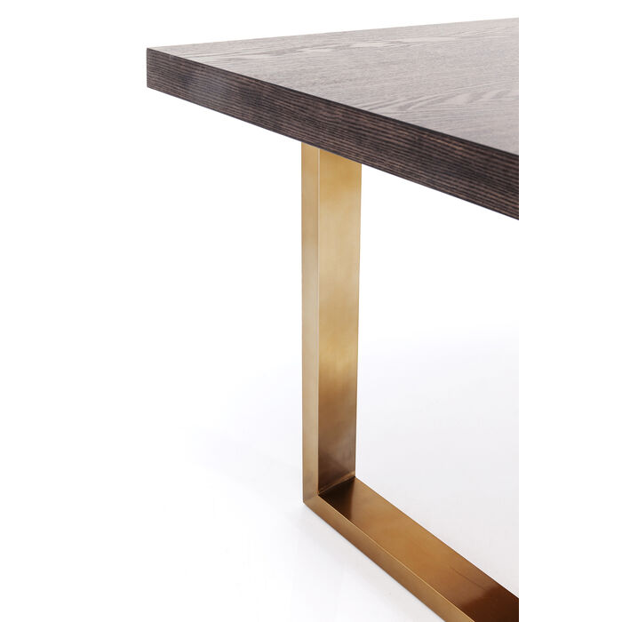 Zoom sur les pieds de la magnifique table rectangulaire en bois Osaka Duo de la marque Kare Design