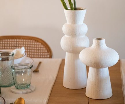 Sublime vase en grès blanc tendance au style scandinave de la marque Andrea